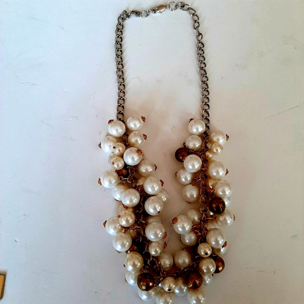 Beautiful Cluster Pearl Necklace - Picture 3 of 5